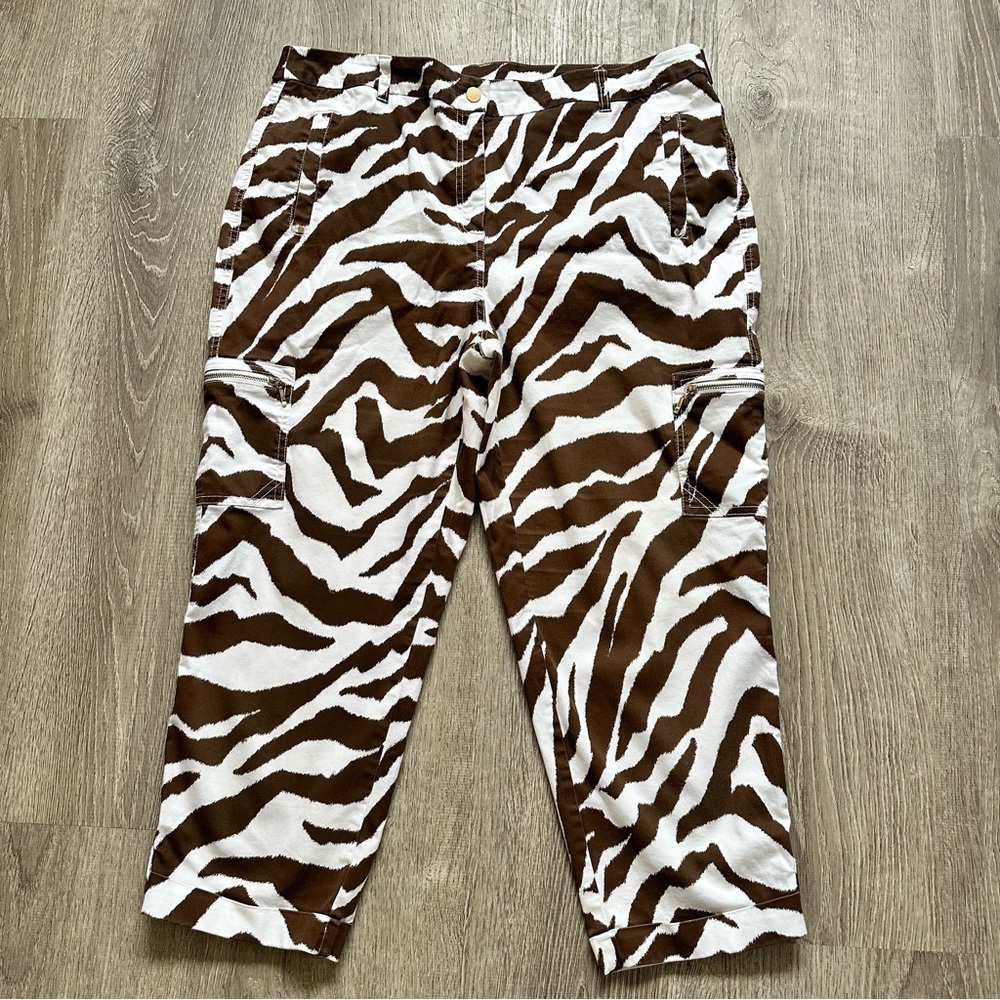 Chico’s Brown and White Zebra Print crop Pants
Office classic‎ relaxed